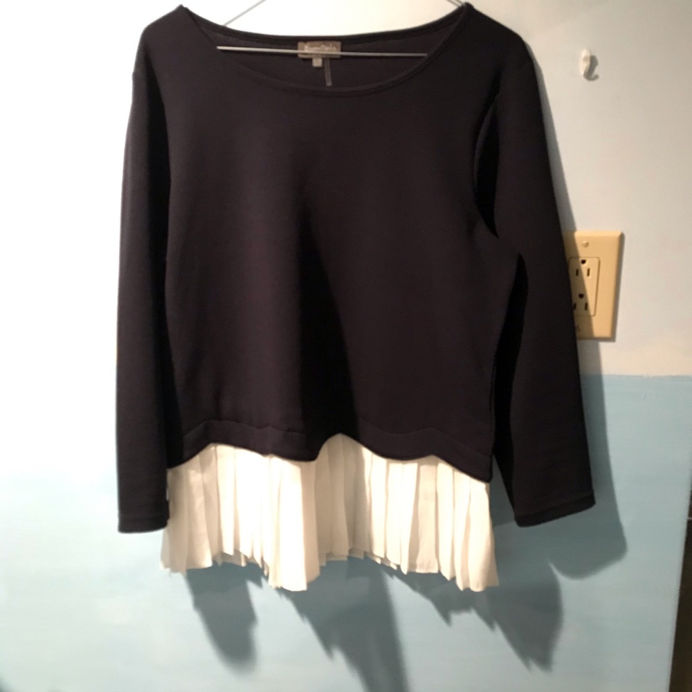 Essentials by Milano Top - Picture 2 of 7